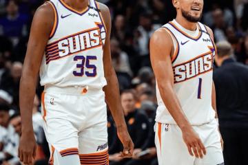 PG电子官网-勇士B队完胜尼克斯，加里纳利完成帽子戏法