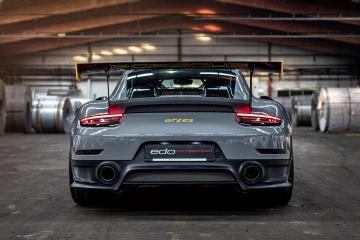 PG电子官方-赛道与绿茵，当F1年度争冠焦点战遇上波兰压制荷兰的足球启示