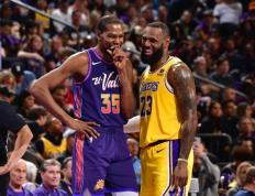 PG游戏官网登录入口-NBA巨星合力出战全明星周末，赛场上演巅峰对决