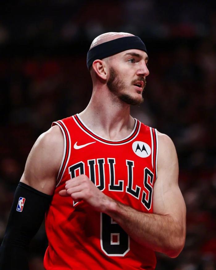 PG在线网站-火药味浓,球场上的对抗愈发激烈